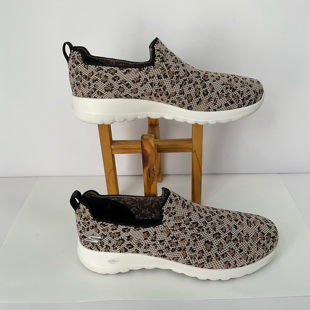 Skechers Slip-On Sneakers in Beige, Black and White